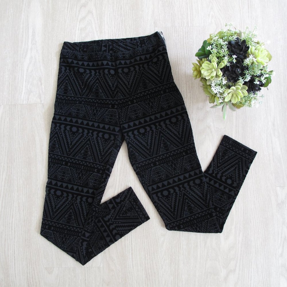 TOPSHOP Black Velvet Geometric Leggings - Picture 7 of 7